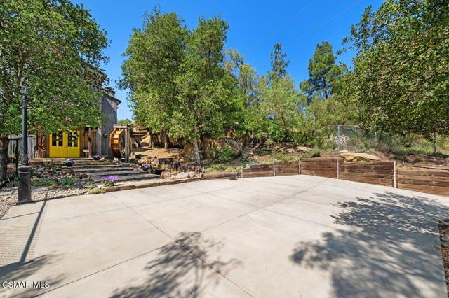 1203 Casa Grande Drive, Simi Valley CA: https://media.crmls.org/mediaz/a7a4fc1b-d540-4735-9d65-b38ab085539b.jpg