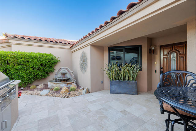 38348 Zinnia E Lane, Palm Desert CA: https://media.crmls.org/mediaz/a7a6b82f-ee87-47f4-bde5-fde79969de2a.jpg