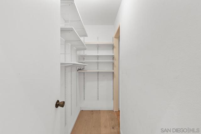 3762 Balboa Terrace Unit B, San Diego CA: https://media.crmls.org/mediaz/a7a72258-e972-4411-b6b1-0e7c9f05ef63.jpg