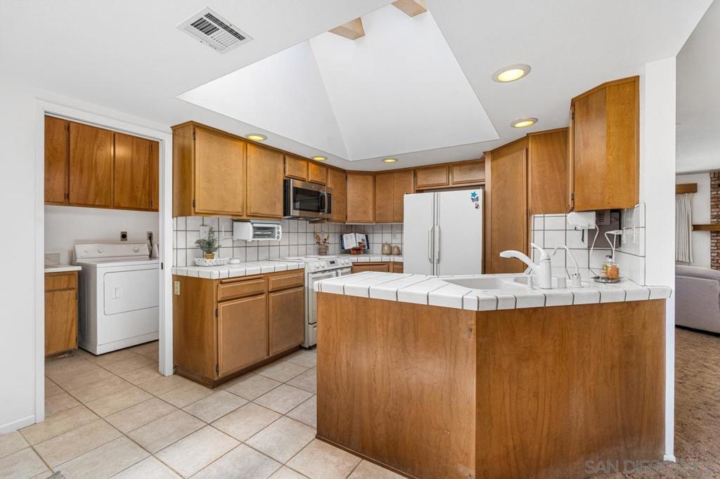 MLS #260015834SD image #2