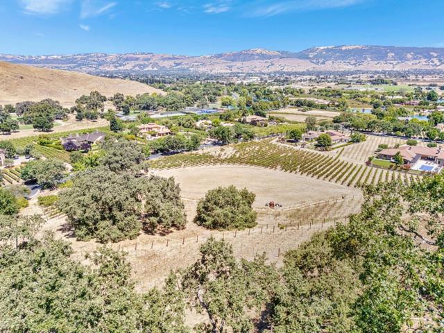 1322 Lions Peak Lane, San Martin CA: https://media.crmls.org/mediaz/a7a827c7-986d-49b7-b64d-9d0ccd81fe18.jpg