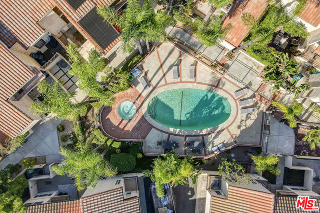 23401 Park Sorrento, Calabasas CA: https://media.crmls.org/mediaz/a7a8d710-a917-432e-baa8-65bc2d20ee56.jpg