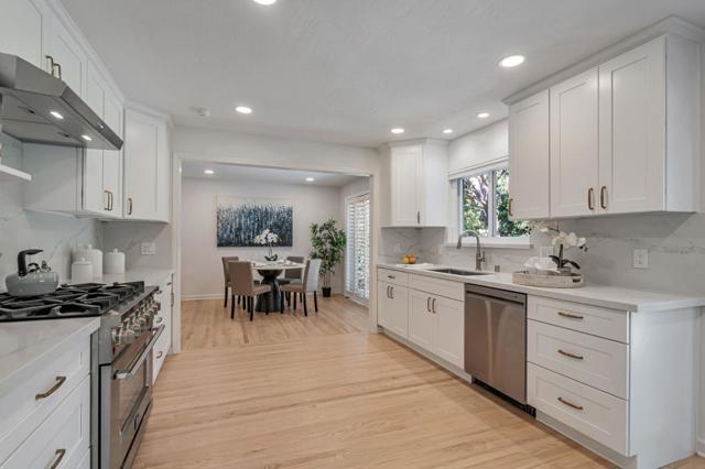 141 Cambrian View Way, Los Gatos CA: https://media.crmls.org/mediaz/a7a921cc-16ec-488f-a12e-6cec51736762.jpg