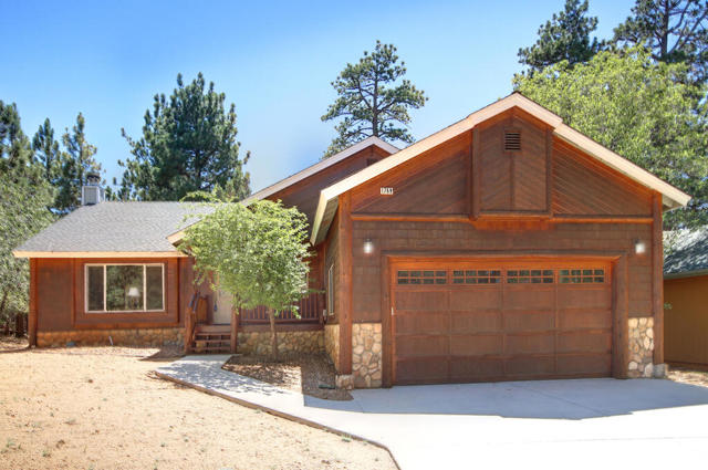 1769 Cascade Road, Big Bear CA: https://media.crmls.org/mediaz/a7a95d1b-10d3-4755-866f-7ed1c48c228d.jpg