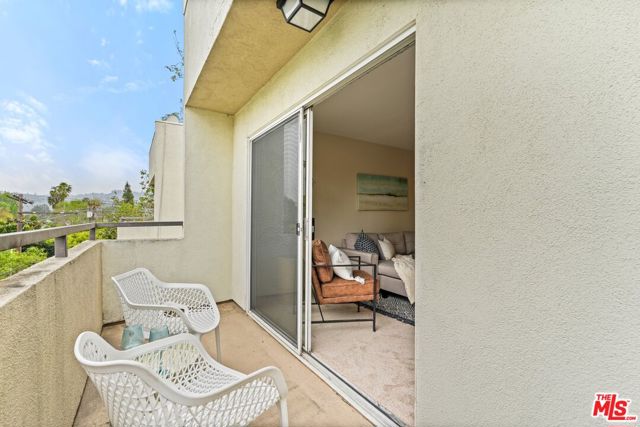 4702 Fulton Avenue, 305 photo 5
