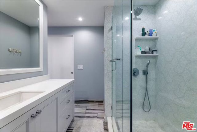 818 N Doheny Drive, West Hollywood CA: https://media.crmls.org/mediaz/a7aacb54-5da8-4caa-a101-cf746d41c09b.jpg