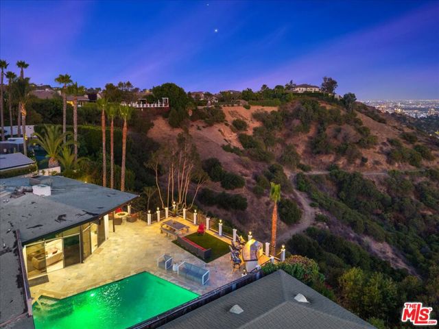 6530 Lakeridge Road, Los Angeles CA: https://media.crmls.org/mediaz/a7aaf4b0-fdb7-4f81-bca6-9b9ed541b100.jpg