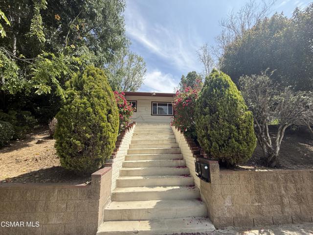 3384 Barham Boulevard, Los Angeles CA: https://media.crmls.org/mediaz/a7ac0947-eda9-415c-9ef5-32113d96950b.jpg