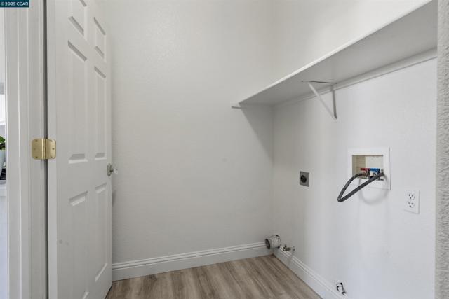 5109 Napa Shore Dr, Fairfield CA: https://media.crmls.org/mediaz/a7ac948e-7816-49b5-a9fc-da35e0003c5b.jpg