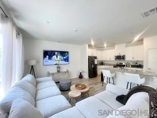 Image 11 of 38 For 35140 Grove Trl