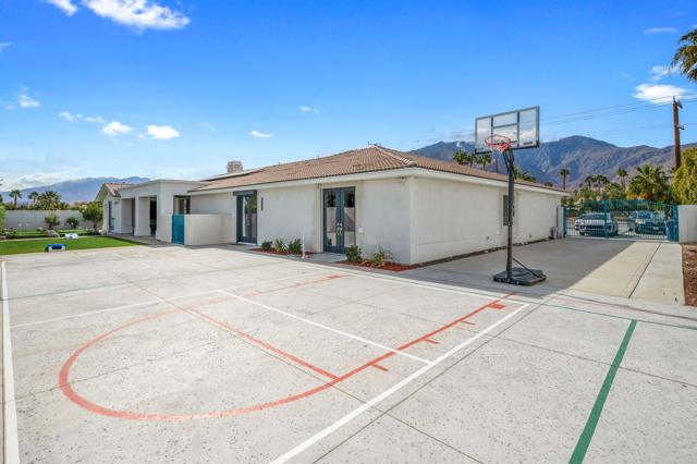 2932 N Sunrise Way, Palm Springs CA: https://media.crmls.org/mediaz/a7ad8a5b-20ad-4618-a5ab-af0640241902.jpg