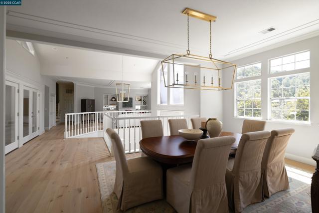 46 Merrill Circle N., Moraga CA: https://media.crmls.org/mediaz/a7adc3a1-72ec-4970-9539-e494717cc49d.jpg