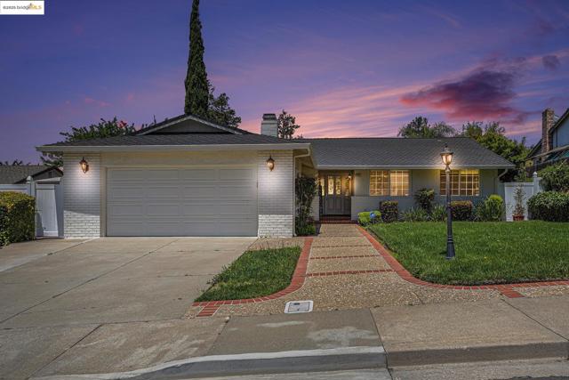 3031 Barmouth Dr, Antioch CA: https://media.crmls.org/mediaz/a7ade806-65bb-4cbf-9e6d-45ec121789ca.jpg