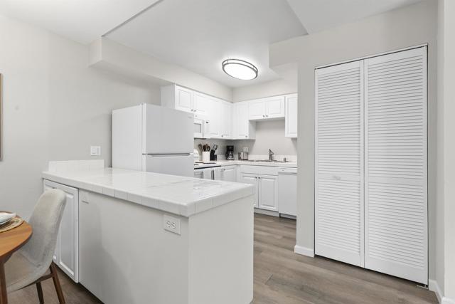 Detail Gallery Image 12 of 56 For 6955 Alvarado Rd #77,  San Diego,  CA 92120 - 2 Beds | 2 Baths