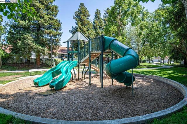 4667 Laurie Cmn, Livermore CA: https://media.crmls.org/mediaz/a7ae129f-e552-4be5-91c0-8ce83b6d134a.jpg