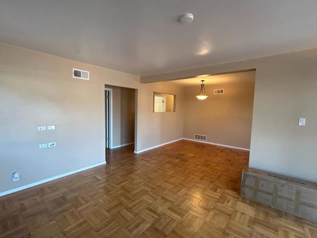 196 Surf Street, Pacifica CA: https://media.crmls.org/mediaz/a7ae62b2-1005-403e-bae0-db3dba9b13ee.jpg
