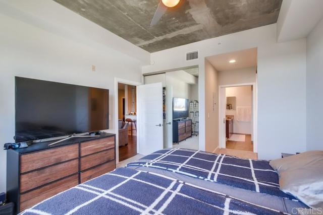 3740 Park Boulevard, San Diego CA: https://media.crmls.org/mediaz/a7ae65c6-5d43-4304-8e0b-51a688d07962.jpg