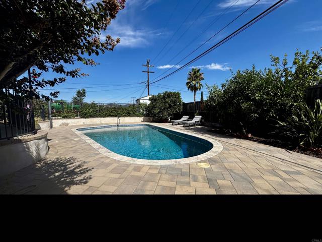 1131 Mary St, El Cajon CA: https://media.crmls.org/mediaz/a7aee9e4-2427-48dd-a2eb-8a1174d93eea.jpg