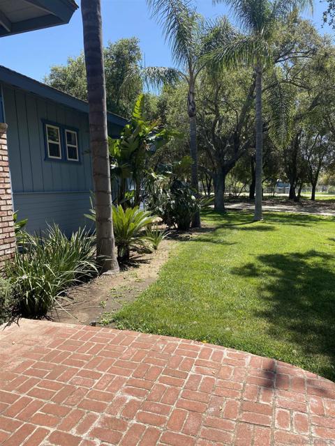 15847 Mac Tan Ln, Valley Center CA: https://media.crmls.org/mediaz/a7aefe45-b387-4557-8bb7-459dc93cfbde.jpg