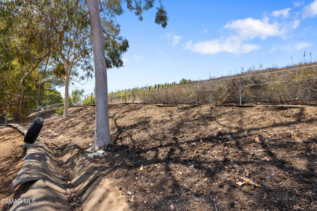 539 American Oaks Avenue, Newbury Park CA: https://media.crmls.org/mediaz/a7af0bf7-2f78-4bce-8f4f-ac537b8725ec.jpg