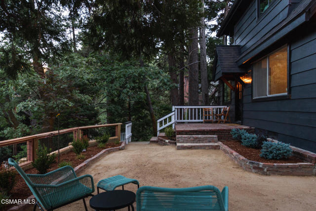 28989 Palisades Drive, Lake Arrowhead CA: https://media.crmls.org/mediaz/a7af66ad-9cc3-4ca1-8f5a-67b2405eb22b.jpg