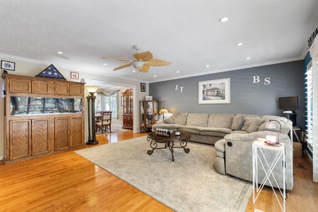 3155 Brittan Avenue, San Carlos CA: https://media.crmls.org/mediaz/a7afa667-2b00-42bc-aa52-bdb3c41a8183.jpg