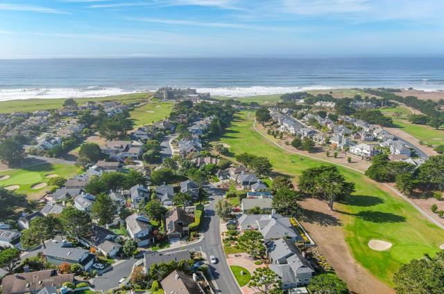 380 Greenbrier Road, Half Moon Bay CA: https://media.crmls.org/mediaz/a7b0d2a0-ead3-4652-9830-459e62ed70b8.jpg