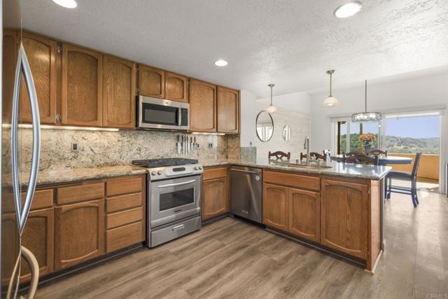 Detail Gallery Image 18 of 66 For 631 Concerto Glen, Escondido,  CA 92025 - 3 Beds | 2/1 Baths