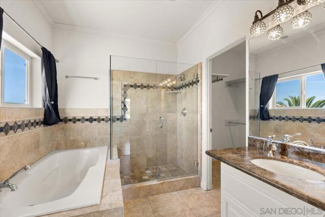 2342 CARIOCA PL, Vista CA: https://media.crmls.org/mediaz/a7b1d80c-c76f-43ba-9773-04d00fccd850.jpg