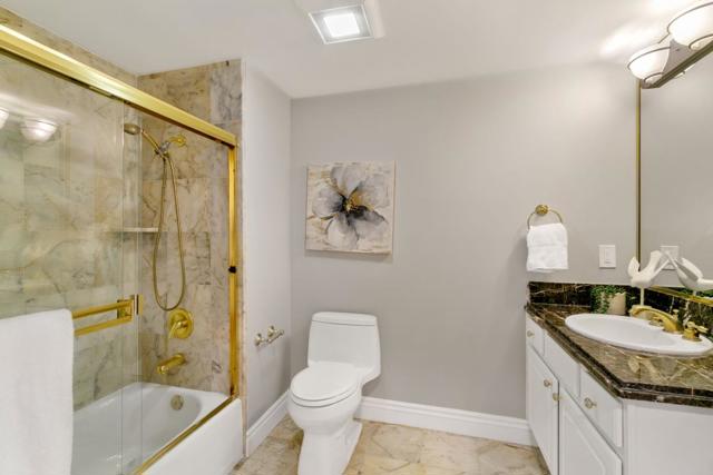 1499 Oak Grove Avenue, Burlingame CA: https://media.crmls.org/mediaz/a7b1f90c-4a81-4ac1-981b-721c56037928.jpg