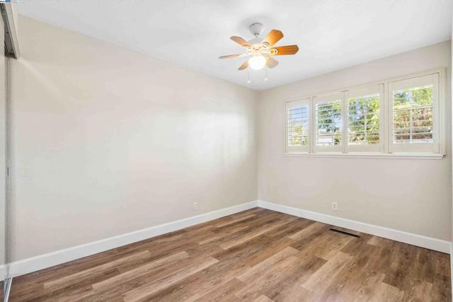 Image 30 of 58 For 38011 Temple Way