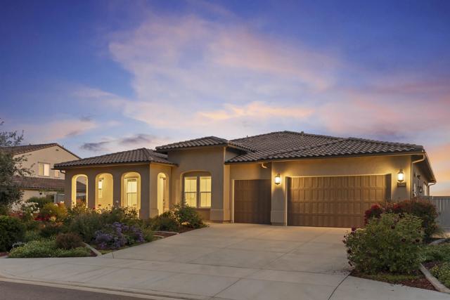 1417 Apex Place, Escondido CA: https://media.crmls.org/mediaz/a7b2195e-4326-46d0-97c5-3ef4688964d6.jpg