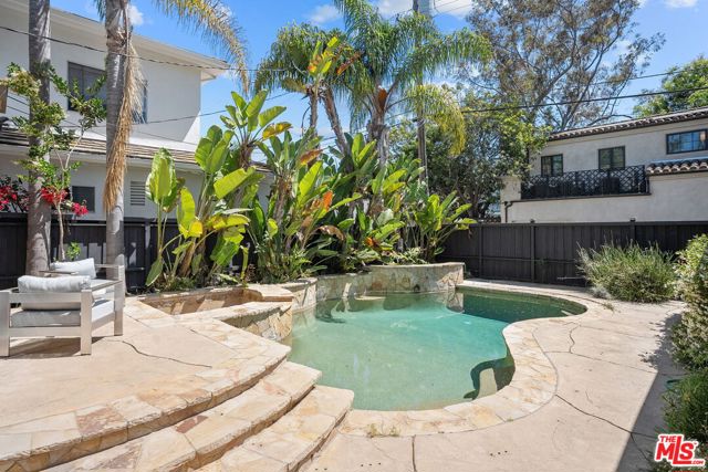 314 22nd Street, Santa Monica CA: https://media.crmls.org/mediaz/a7b26622-3a30-4eb0-bddd-64b6f0e9669e.jpg