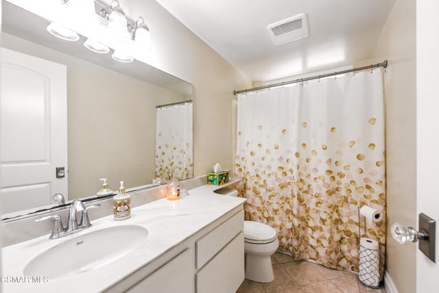 2063 Woodglen Street, Simi Valley CA: https://media.crmls.org/mediaz/a7b2b419-a165-41c7-ad4b-431698c9a270.jpg