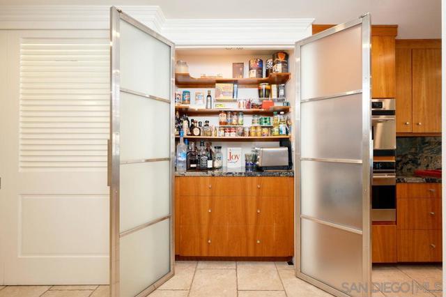 105 Antigua Ct, Coronado CA: https://media.crmls.org/mediaz/a7b309fe-8c00-4e44-910e-34f292e1276f.jpg