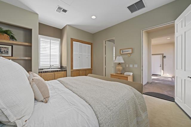 81100 Legends Way, La Quinta CA: https://media.crmls.org/mediaz/a7b33937-4d14-4b7a-a8b2-f62a0b1c36e1.jpg