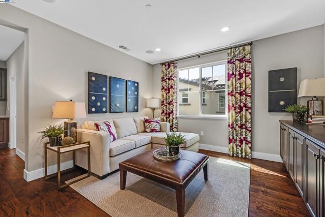 883 Barney Com, Livermore CA: https://media.crmls.org/mediaz/a7b3556f-0497-42d5-ae63-f41258968c02.jpg