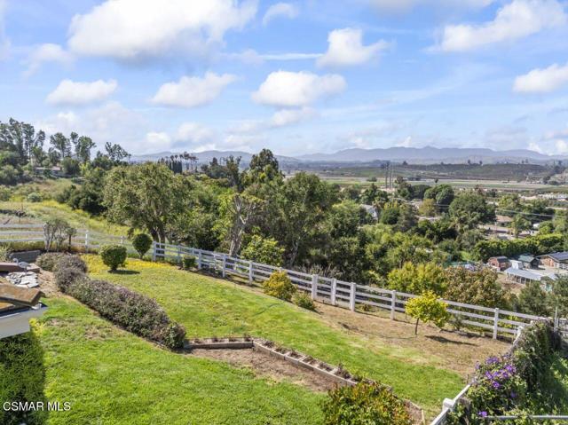 10885 Citrus Drive, Moorpark CA: https://media.crmls.org/mediaz/a7b4bec8-7a95-439e-b028-e442006131ad.jpg
