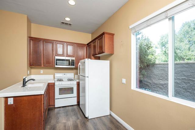 Detail Gallery Image 17 of 56 For 1701 Irwin St, Chula Vista,  CA 91913 - 5 Beds | 4/1 Baths