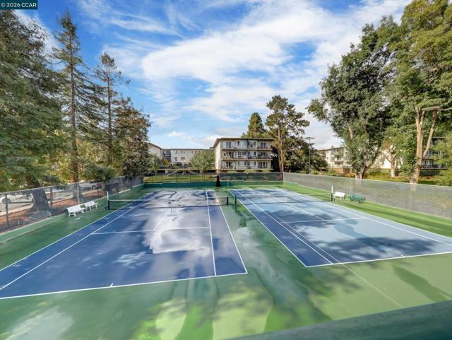 820 N Delaware St, San Mateo CA: https://media.crmls.org/mediaz/a7b5ab78-9686-48b2-a17e-874a902cd56d.jpg