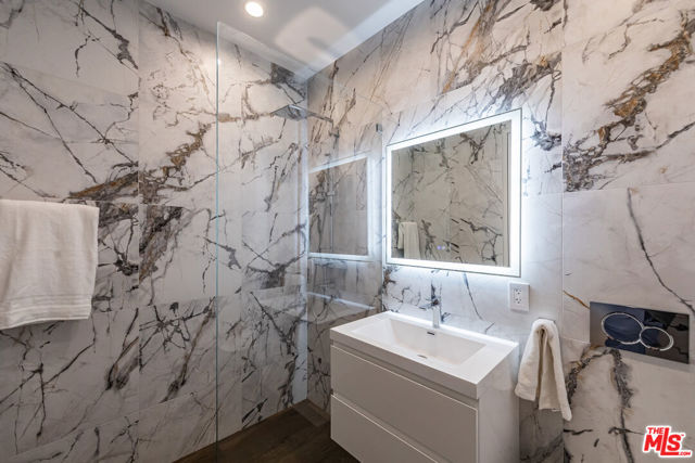 6156 Zumirez Drive, Malibu CA: https://media.crmls.org/mediaz/a7b5ba8d-b87e-4c3b-b27d-48a6bd1129e3.jpg