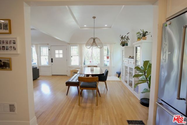 441 N Avenue 52, Los Angeles CA: https://media.crmls.org/mediaz/a7b5f53e-01bd-419d-9b00-7bacaa255aaf.jpg