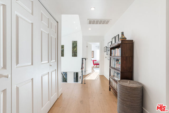 3850 Udell Court, Los Angeles CA: https://media.crmls.org/mediaz/a7b5fda2-ce8b-458f-be22-75d7cdefd1bc.jpg