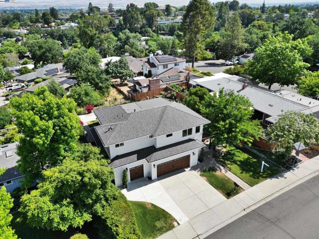588 E Angela St, Pleasanton CA: https://media.crmls.org/mediaz/a7b66ce2-5e56-4ccf-9dcb-4a8cd1bc9bb2.jpg