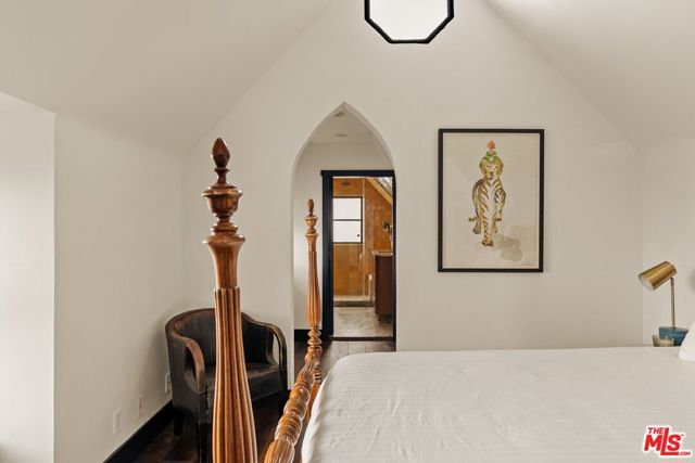 6 Bed Home for Sale in Los Angeles, California