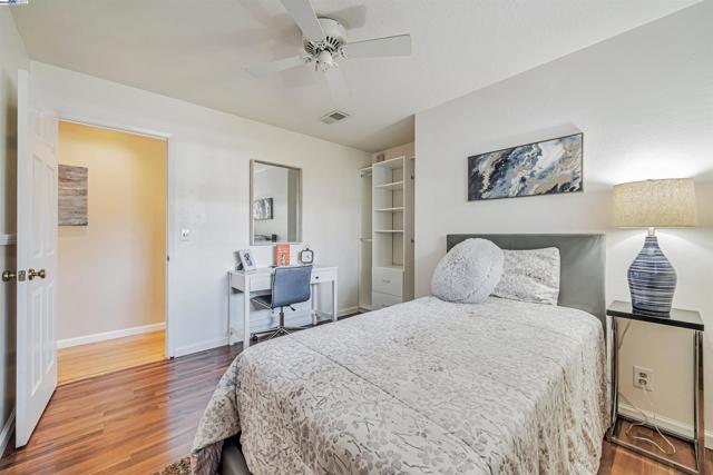 9694 Ashby way, San Ramon CA: https://media.crmls.org/mediaz/a7b6c43f-85bf-41d1-84c2-edf43d649bd3.jpg