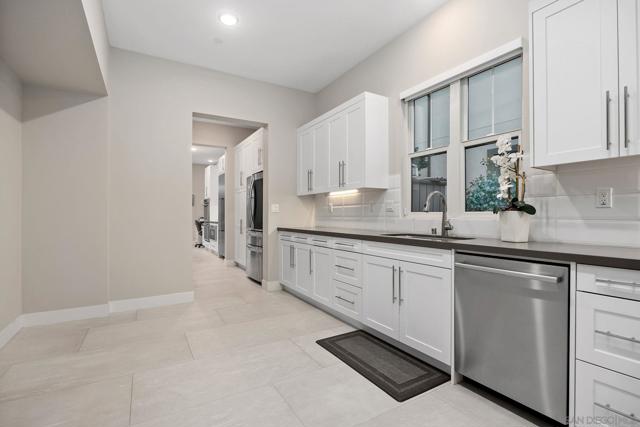 6190 Sagebrush Bend Way, San Diego CA: https://media.crmls.org/mediaz/a7b6d1a2-bf05-4469-b009-ac543a7b757b.jpg