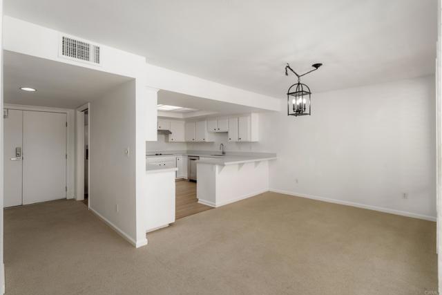 Detail Gallery Image 7 of 35 For 2420 Torrey Pines Rd #B303,  La Jolla,  CA 92037 - 2 Beds | 2 Baths