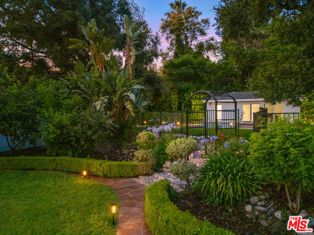 841 San Simeon Road, Arcadia CA: https://media.crmls.org/mediaz/a7b73e65-add6-416e-9d30-f2920a6df597.jpg