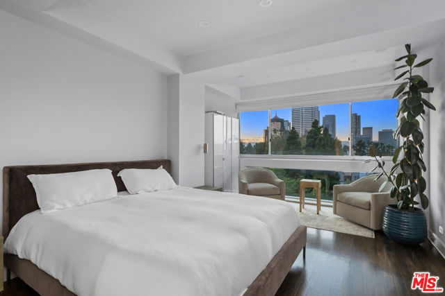 2220 Avenue Of The Stars, Los Angeles CA: https://media.crmls.org/mediaz/a7b81968-9dd8-40a9-a23d-2a13cf85dea4.jpg